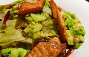 Shredded Cabbage Stir-fried with Crispy Flatbread