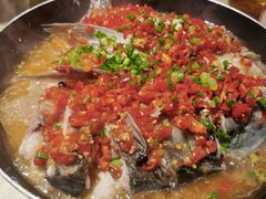 现焖老坛剁椒鱼头-味上湘菜馆(岳麓山店)