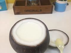 -志龙皇冠吃货椰子铺