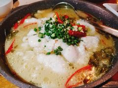 老坛地窖酸菜鱼-隔壁老王·家常云南菜(花巷店)