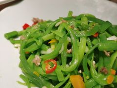 -聚鑫朋酸菜肥肠(文艺路口店)