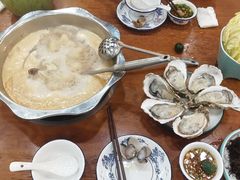 -老何家后安粉·糟粕醋海鲜火锅(三亚湾椰梦长廊店)