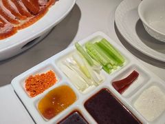 -玖儿小桃红·东北菜·春饼烤鸭(南阳湖街店)