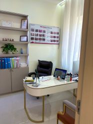 -苗方清颜专业祛痘·皮肤管理