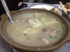 馄饨老鸭煲-老品芳