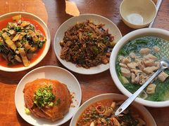 -茅屋大酒店