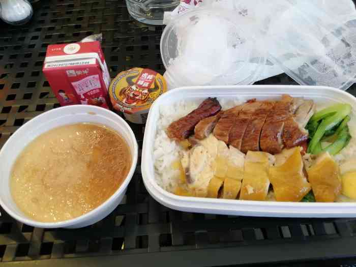 福荣祥烧腊(世博店)-"最近都是暴雨天,不想做饭也不想出去吃,恰.