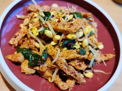 豆芽拌面筋-小六汤包砂煲菜(文景路店)
