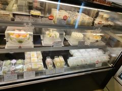 面包甜点陈列柜-红宝石·鲜奶小方·海派西点房(浦三店)