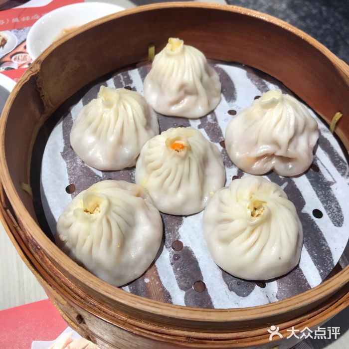 穿蒸引鲜·嗲记(正大广场店)蟹粉小笼包图片