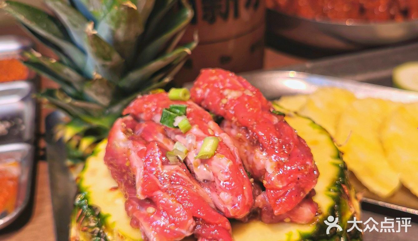 一边看着小蛮腰一边烤肉🔥蚂蚁洞太会了