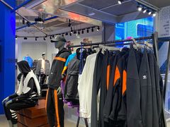 -阿迪达斯(武林银泰三叶草店)