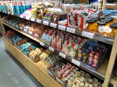 -良品铺子(白云新世界店)