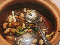 -八府香鸭·啫啫煲(华山路店)