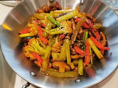 -渔语鱼酸菜鱼新川菜(来福士店)