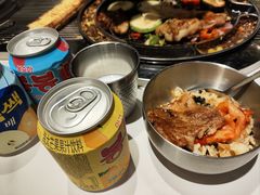 -山野的朋友露营炭火烤肉