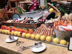 -大中华希尔顿酒店-念自助餐·嗨啤·小龙虾