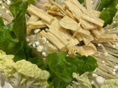 -霄汉牛三鲜湖北砂锅菜(万松园2店)