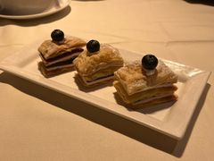 芝士蓝莓拿破仑-利苑酒家(宜安广场店)