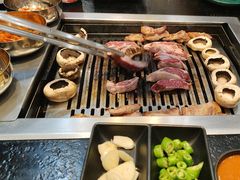 -臻牛烤肉
