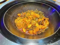 大鹅-山河屯铁锅炖(哈西站店)