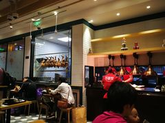大堂-百事佳烧鸭牛腩(上海虹桥站店)