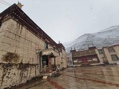 -比如骷髅墙景区