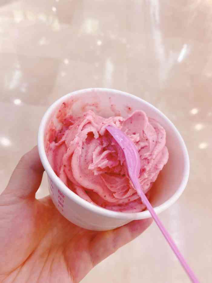 开心雪冻酸奶-"每次来万达都要吃一个!必须是草莓味!口感.