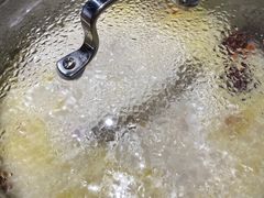 -洪氏嗨捞·广东猪肚鸡·椰子鸡火锅(西咸万象城店)
