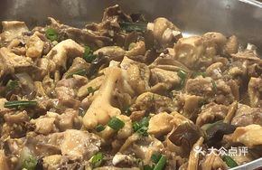 Cloud Ear and Home Chicken Steamed