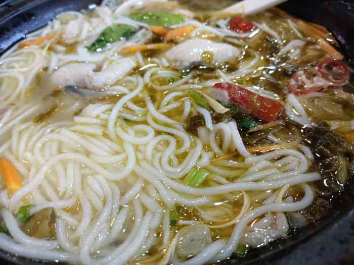 另外配有免费的柠檬水和纸巾.鱼用的巴沙鱼,没有