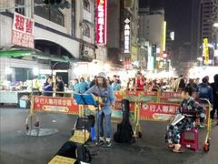 -六合夜市