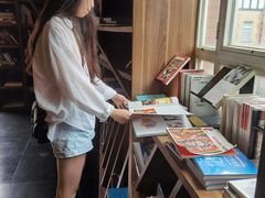 -钟书阁(松江泰晤士小镇店)