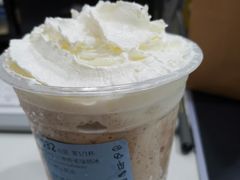 -瑞幸咖啡(岳家嘴地铁站店)