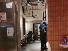 -必胜客(上海华谊新所店)