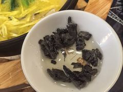 宜良干巴菌-桥香园过桥米线(国贸店)
