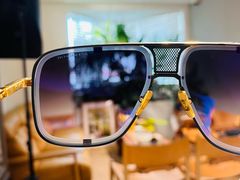 -目艮眼镜SHOWROOM(品牌集合店)