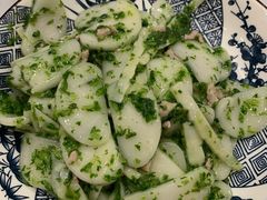 荠菜肉丝笋丝炒年糕-小实惠嘉(威海路店)