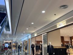 -王府井百货熙地港店