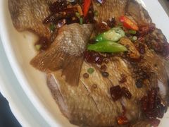 香煎武昌鱼-刘胖子家常菜·蹄花焖藕(中南店)