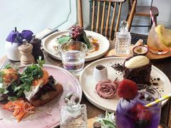 -FLOVIE FLORIST CAFE