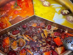 -湊湊火锅·茶憩(南京东路悦荟店)