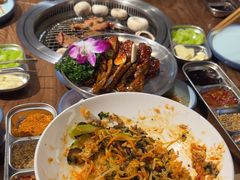 -明洞阿姨·韩式酱蟹烤肉·创意料理(三元桥店)