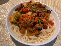 过油肉拌面-巴扎美食·新疆菜·西域歌舞表演餐厅(新疆大厦店)