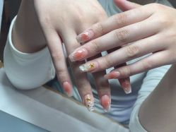 -UGIRL有个美甲