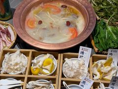 腊排骨鸡煲-阿婆情腊排骨火锅·野生菌季(古城旗舰店)