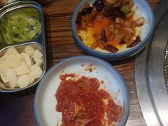 -明洞阿姨·韩式酱蟹烤肉·创意料理(三元桥店)