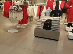 -H&M(鹏欣水游城店)