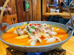 -老滇山寨•云南特色菜•地方菜•民族风情歌舞表演(金碧店)