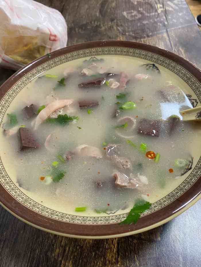 铁岭火勺羊汤-"喜欢喝羊汤,两个人要的肉he羊杂两掺两碗.